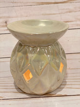 Load image into Gallery viewer, Diamond Embossed Tea Light Warmer
