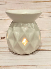 Load image into Gallery viewer, Diamond Embossed Tea Light Warmer