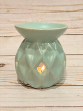 Load image into Gallery viewer, Diamond Embossed Tea Light Warmer