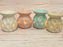 Load image into Gallery viewer, Diamond Embossed Tea Light Warmer
