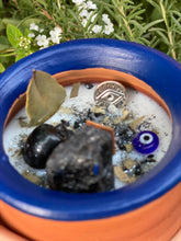 Load image into Gallery viewer, Ojo Poderoso (Powerful Eye) Intention Candle 11oz.