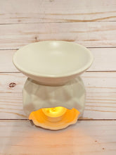 Load image into Gallery viewer, Diamond Embossed Tea Light Warmer