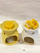 Load image into Gallery viewer, Queen Bee Box
