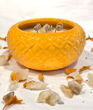 Load image into Gallery viewer, Queen Bee Box
