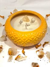 Load image into Gallery viewer, Queen Bee Box
