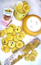 Load image into Gallery viewer, Queen Bee Box
